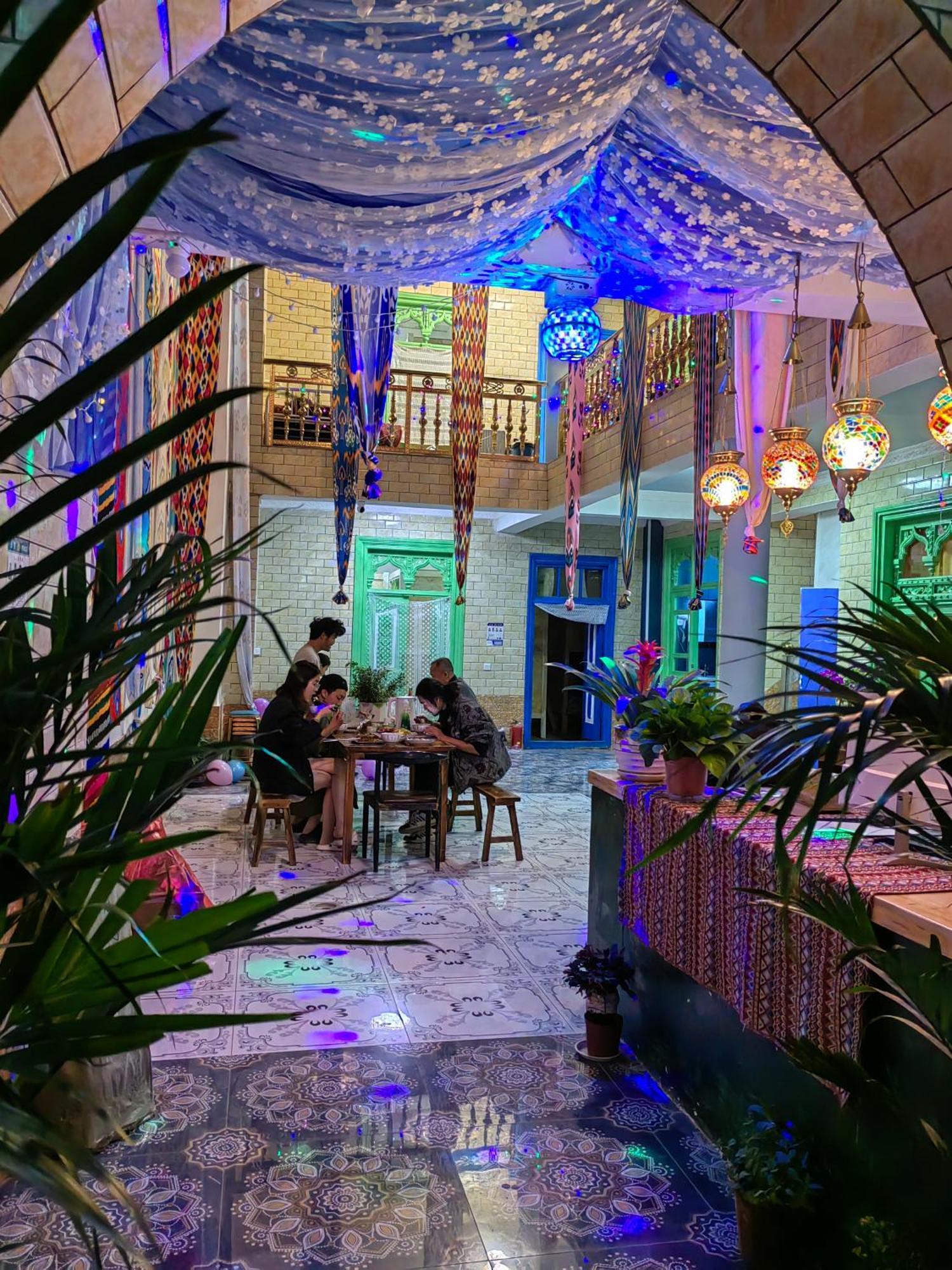 喀什市故人归青年旅店 Exterior foto